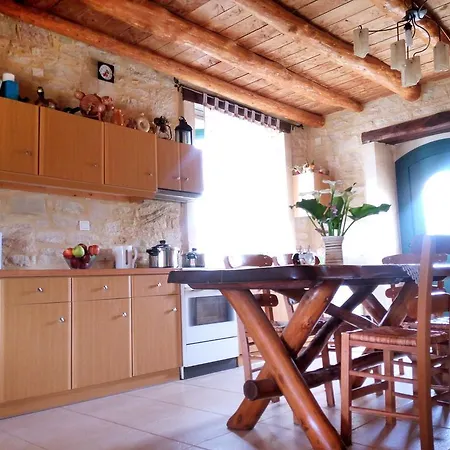 Tatil Evi Aloni